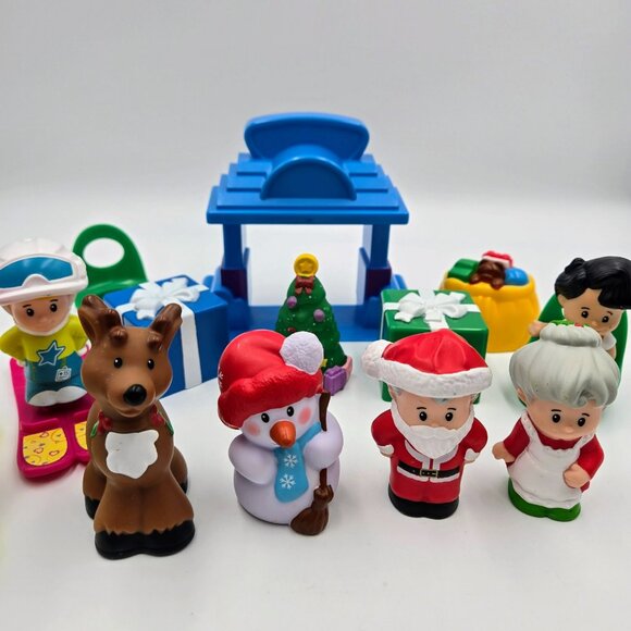 Fisher-Price Christmas Little People Snowman Tree Santa Mrs. Claus Reindeer Adve - Picture 5 of 10
